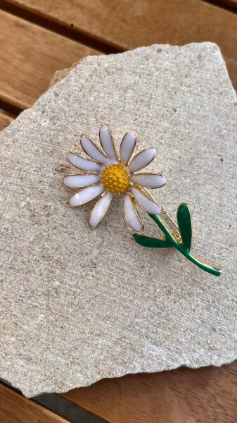 Daisy Brooch
