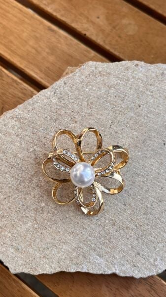 İncili Taşlı Broş