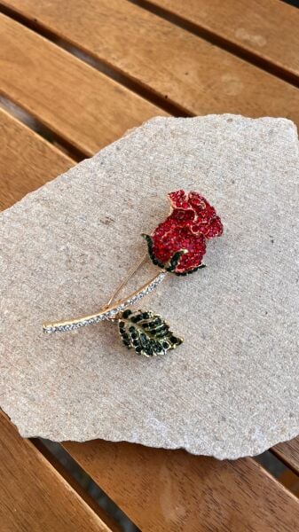 Taşlı Gül Broş
