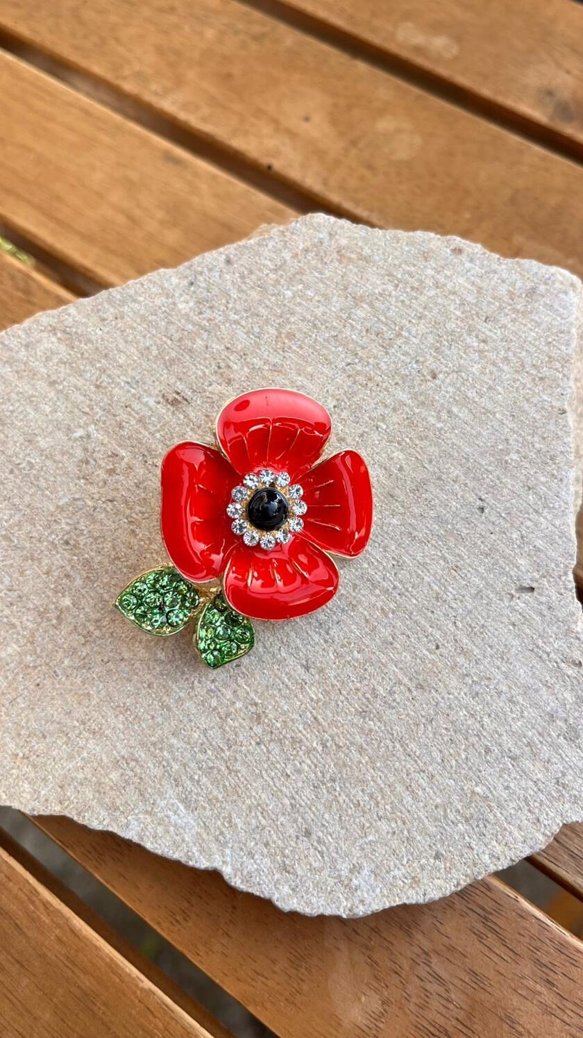 Kırmızı Çiçek Broş