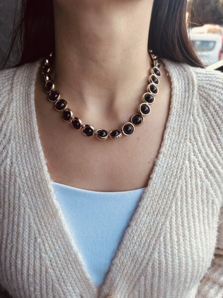 Siyah Taş Dizili Kolye