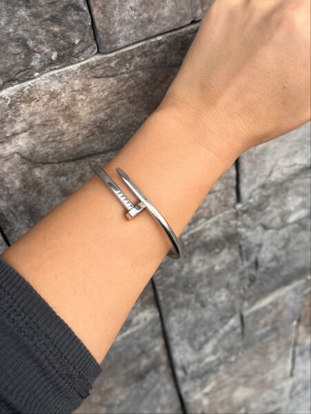 Nail Pattern Silver Bangle