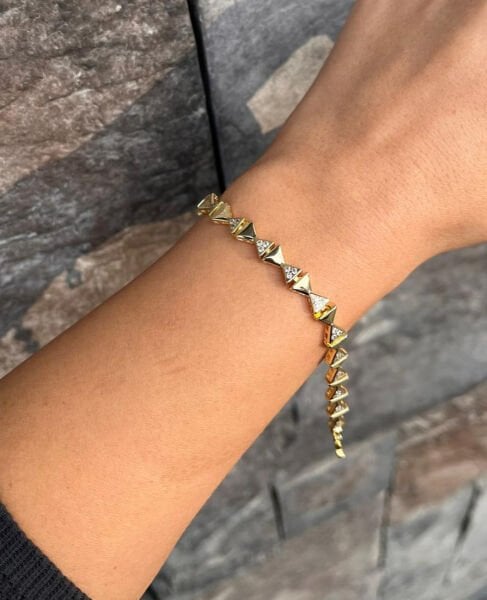 14K Taşlı Üçgen Bileklik