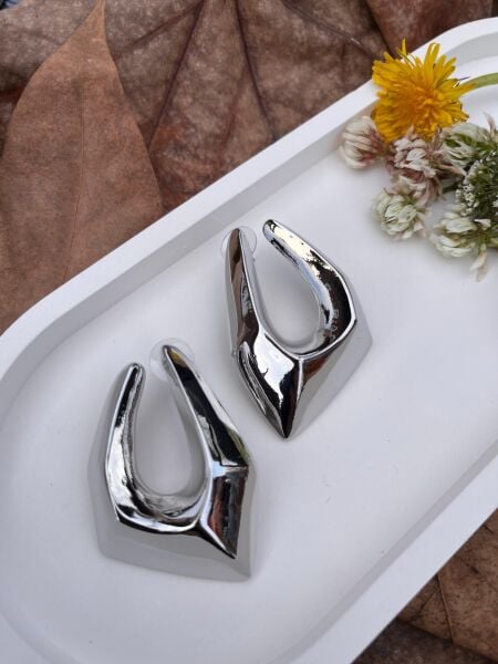 Gümüş V Desen Küpe