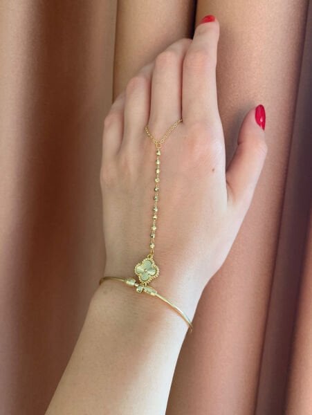 İşleme Yonca Charmlı Kelepçe Şahmeran