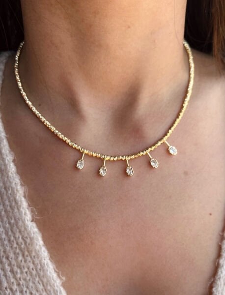 Taş Uçlu Dorika Kolye