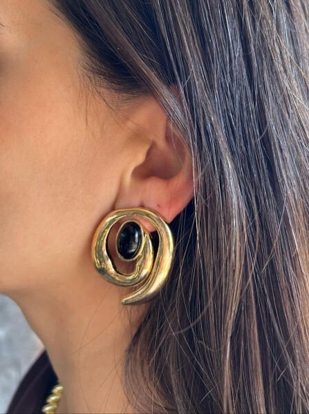 Siyah Taşlı Döngü Küpe