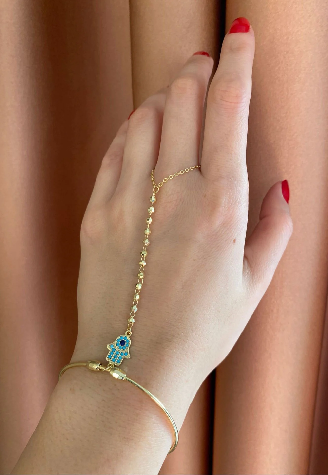 Kelepçe Şahmeran 